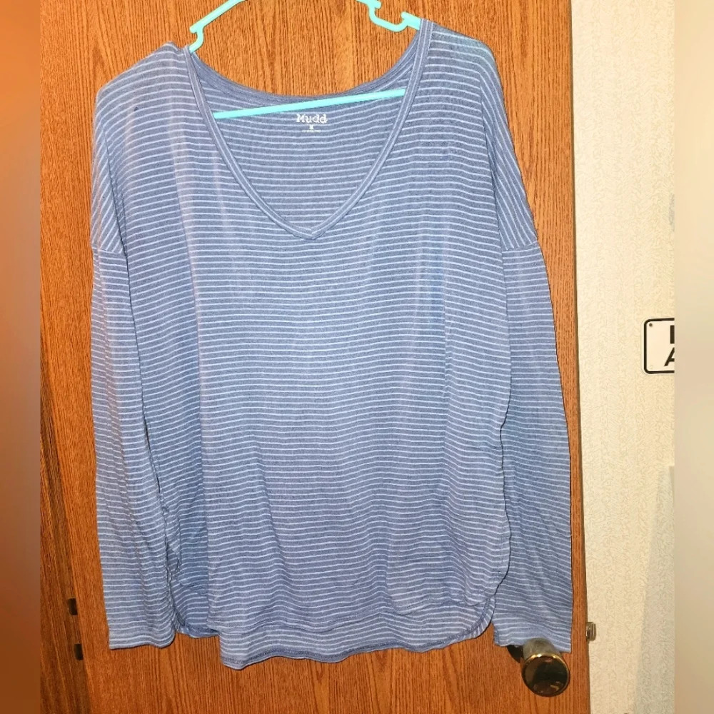 💓3/$15 Mudd Juniors Size Medium Blue Striped Long Sleeve T-Shirt